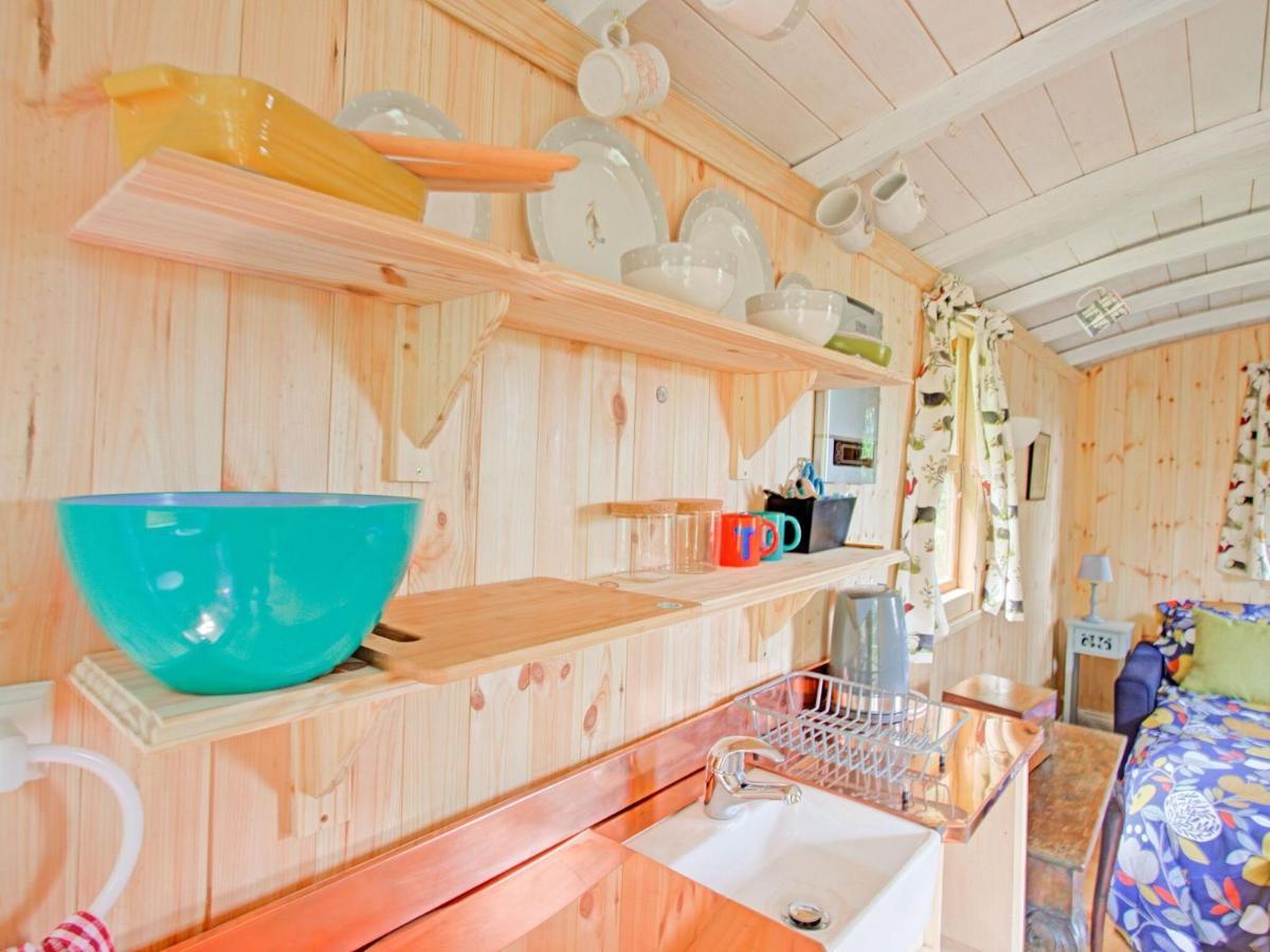 Hill View Holiday Home With Garden 톤턴 객실 사진